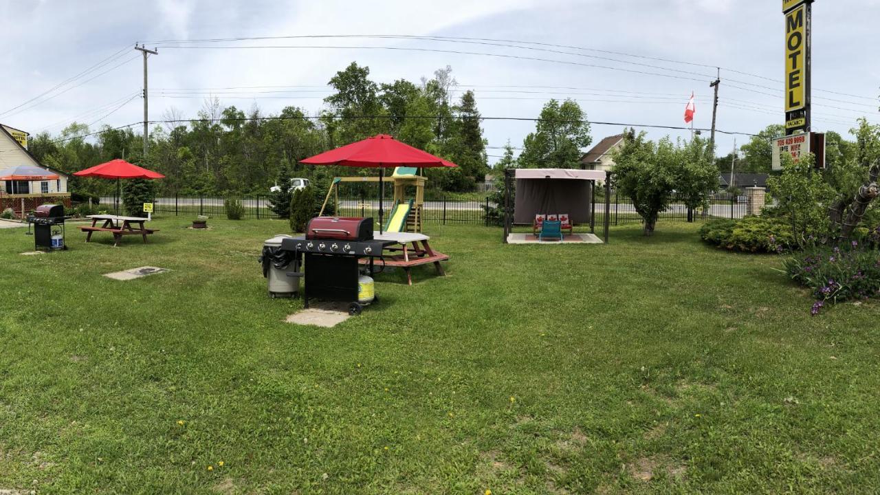 Wasaga Motel Inn Васага-Бич Экстерьер фото