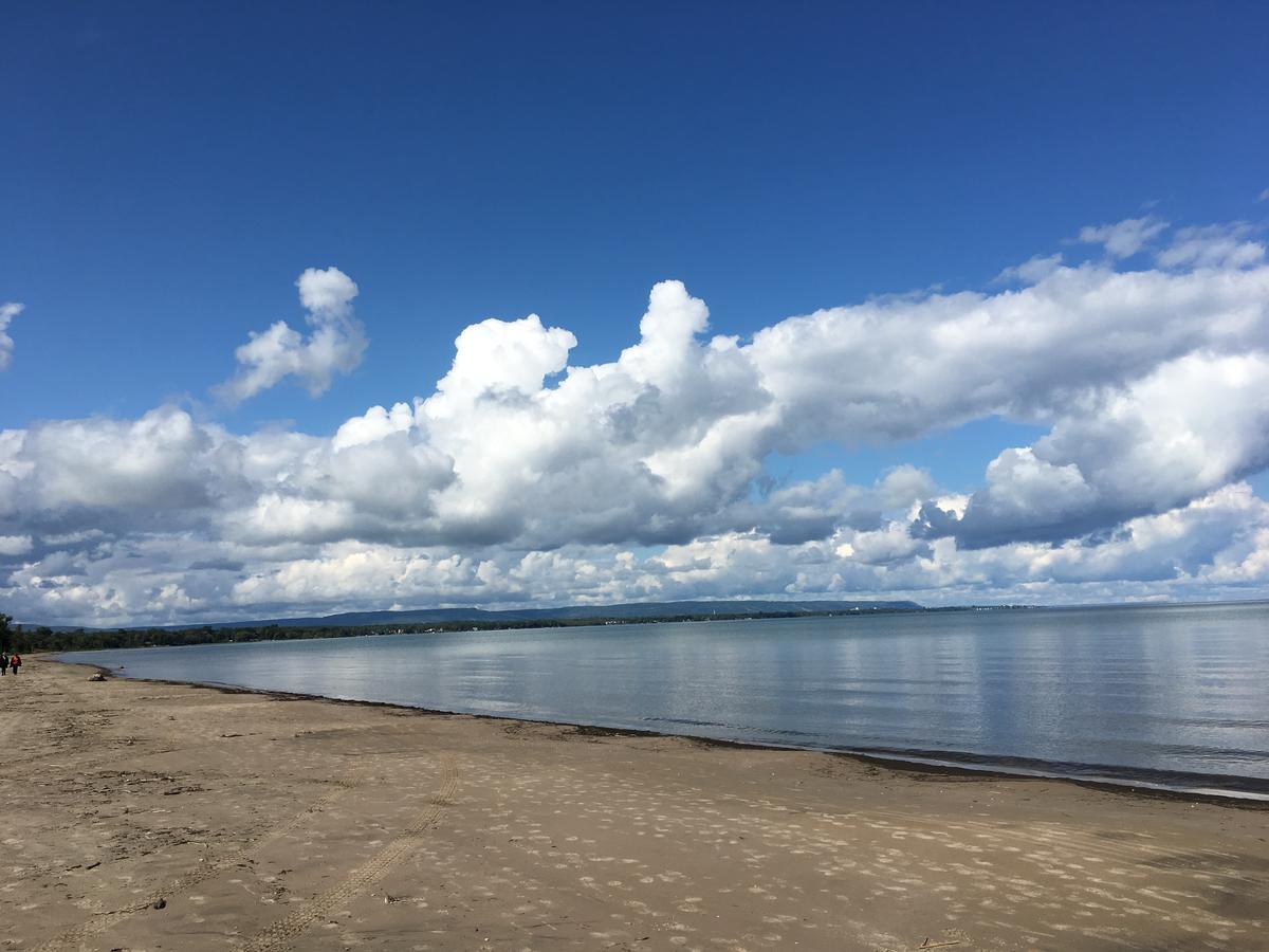 Wasaga Motel Inn Васага-Бич Экстерьер фото