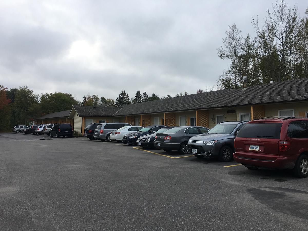 Wasaga Motel Inn Васага-Бич Экстерьер фото