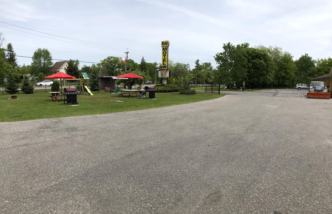 Wasaga Motel Inn Васага-Бич Экстерьер фото