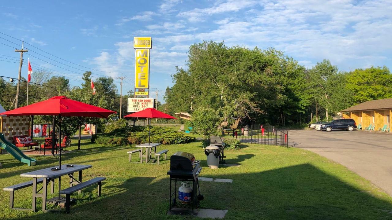 Wasaga Motel Inn Васага-Бич Экстерьер фото