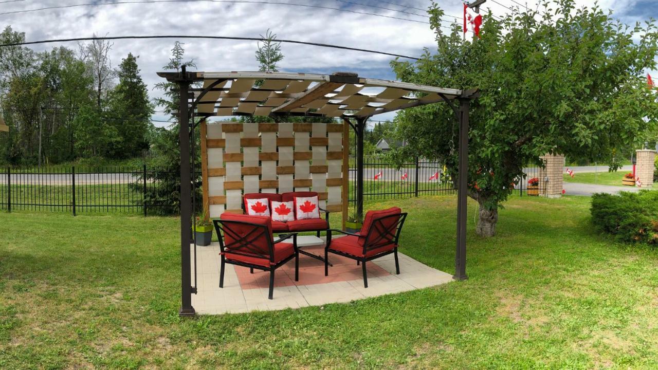 Wasaga Motel Inn Васага-Бич Экстерьер фото